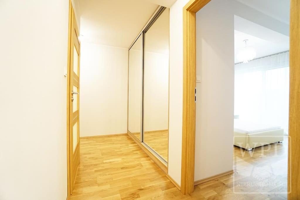 Modern Apartment-City Center-New Building-Garage Вроцлав Екстер'єр фото